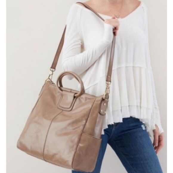 Hobo Shelia large satchel in beige tan color - Picture 1 of 9